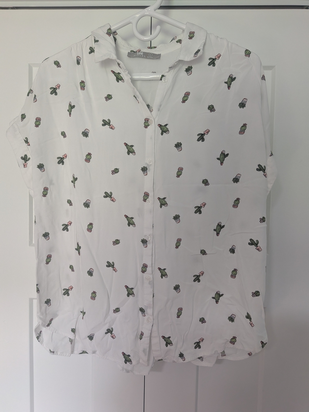 Women’s Lee Riders White Cactus Print Button-Down Shirt – Size L Lightweight